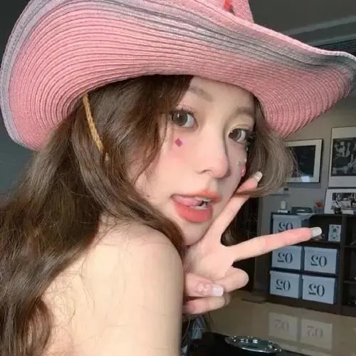 品牌活动现场直击：圈内老戏骨机场牵手女助理，一夜之间最新进展